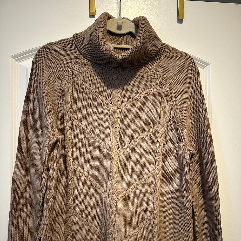 United knitwear sweater
